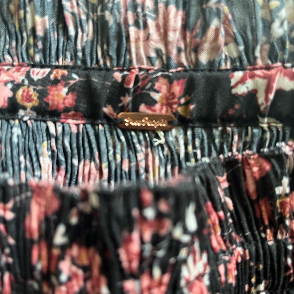 Women’s Free People Floral Bodysuit - Picture 2 of 2